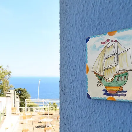 Luce Del Sud - Artemisia Homes Castro (Lecce)